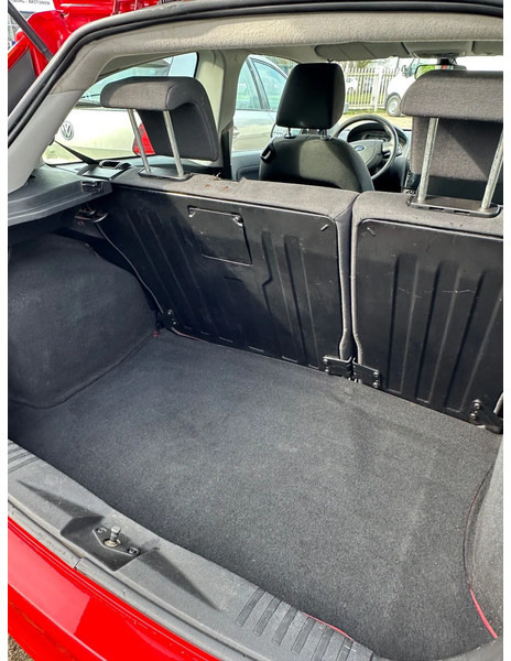 Ford Fiesta TDCi 1.4 + AIRCO + CARPLAY + REAR CAMERA + 194.511 KM - Voiture: photos 4 Ford Fiesta TDCi 1.4 + AIRCO + CARPLAY + REAR CAMERA + 194.511 KM - Voiture: photos 4