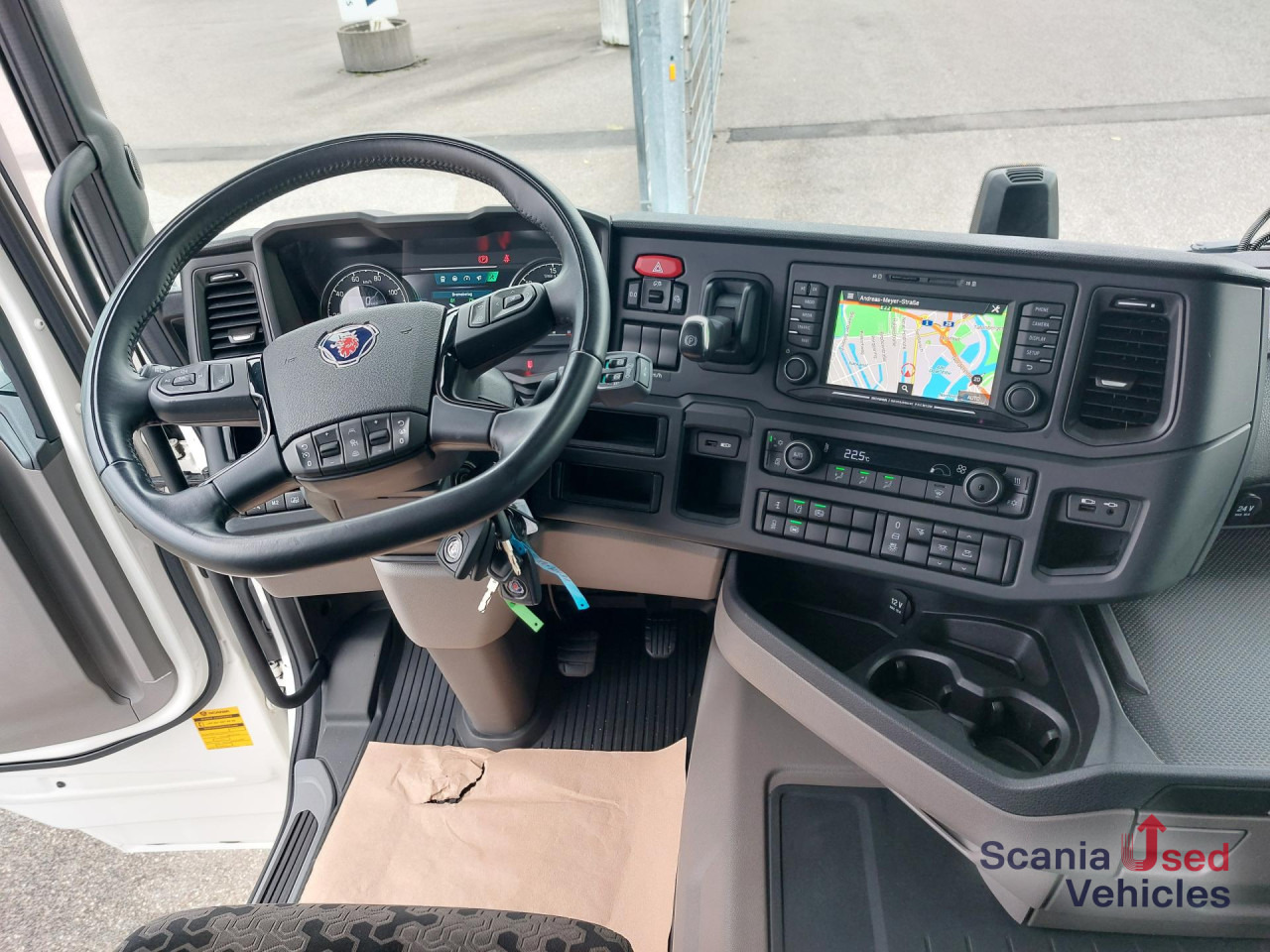 SCANIA R 460 A4x2NA, SUPER, Navi, Standklima - Tracteur routier: photos 4 SCANIA R 460 A4x2NA, SUPER, Navi, Standklima - Tracteur routier: photos 4