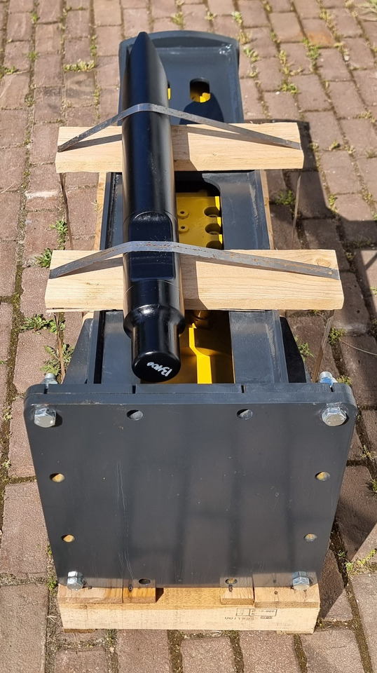 MUSTANG HM550 - Marteau hydraulique pour Pelle: photos 2 MUSTANG HM550 - Marteau hydraulique pour Pelle: photos 2