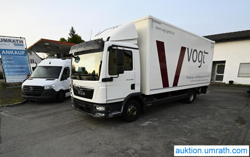 MAN MAN TGL 12.250 4x2 L/BL Koffer Ladebordwand Klimaautomatik NAVI Luftfederung Automatikgetriebe EURO 6 - Camion fourgon: photos 2 MAN MAN TGL 12.250 4x2 L/BL Koffer Ladebordwand Klimaautomatik NAVI Luftfederung Automatikgetriebe EURO 6 - Camion fourgon: photos 2