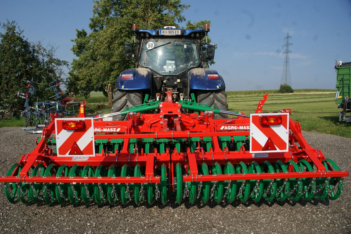 Agro-Masz BT 40 - Aktion Lagermaschine - Cover crop: photos 1 Agro-Masz BT 40 - Aktion Lagermaschine - Cover crop: photos 1