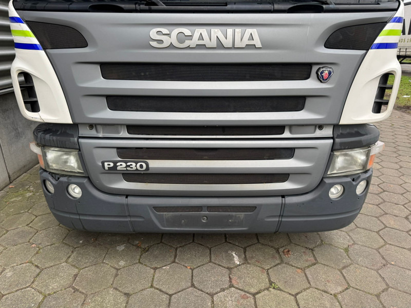 Scania P 230 / 3 seats / Manual Gearbox / Tail Lift / Belgium Truck - Camion fourgon: photos 4 Scania P 230 / 3 seats / Manual Gearbox / Tail Lift / Belgium Truck - Camion fourgon: photos 4