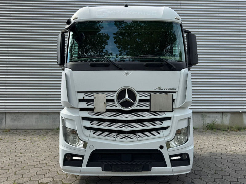 Mercedes-Benz Actros 1845 / Euro 5 / 2 Tanks / 2 In Stock - Tracteur routier: photos 4 Mercedes-Benz Actros 1845 / Euro 5 / 2 Tanks / 2 In Stock - Tracteur routier: photos 4