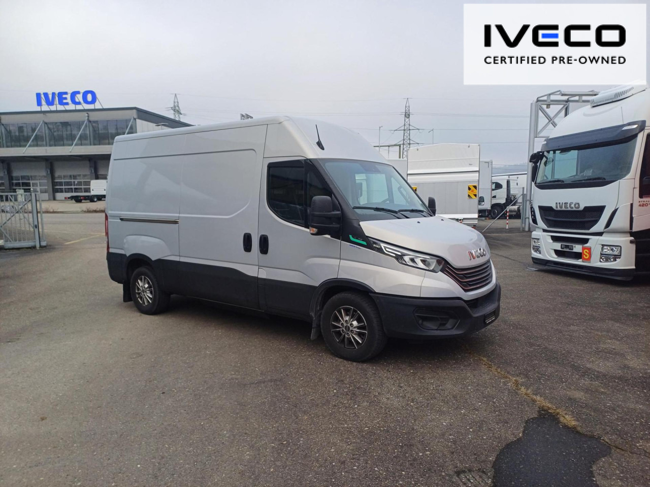 IVECO Daily 35S14NA8V/P CNG Euro6 Klima AHK Navi ZV - Fourgon utilitaire: photos 1 IVECO Daily 35S14NA8V/P CNG Euro6 Klima AHK Navi ZV - Fourgon utilitaire: photos 1