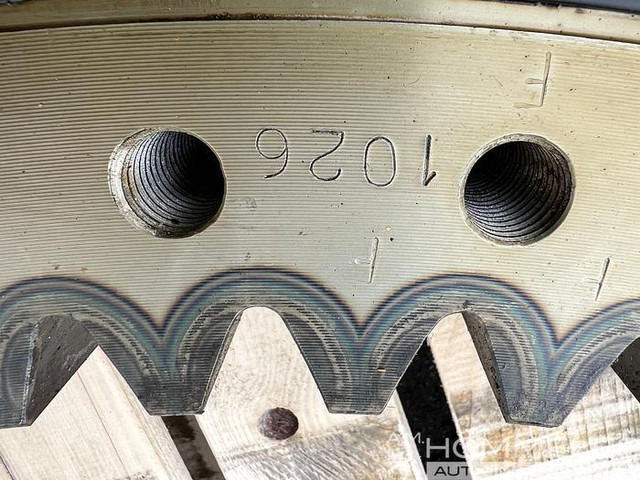 CNH INDUSTRIAL SLEWING RING H2239954 - Grue auxiliaire: photos 3 CNH INDUSTRIAL SLEWING RING H2239954 - Grue auxiliaire: photos 3