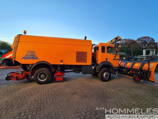 Overaasen RS 200 - Balayeuse de voirie: photos 5 Overaasen RS 200 - Balayeuse de voirie: photos 5
