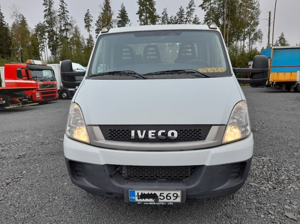 Iveco Daily 40 C18 automat  - Utilitaire plateau: photos 2 Iveco Daily 40 C18 automat  - Utilitaire plateau: photos 2