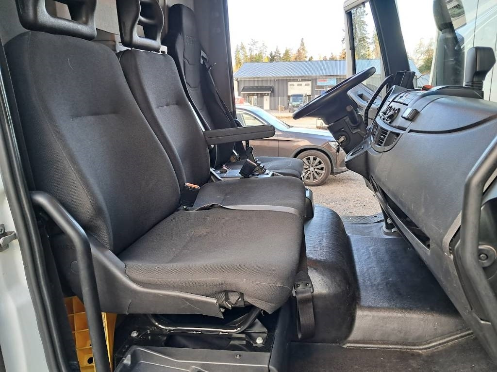 Camion fourgon Iveco Eurocargo 100 E21: photos 8