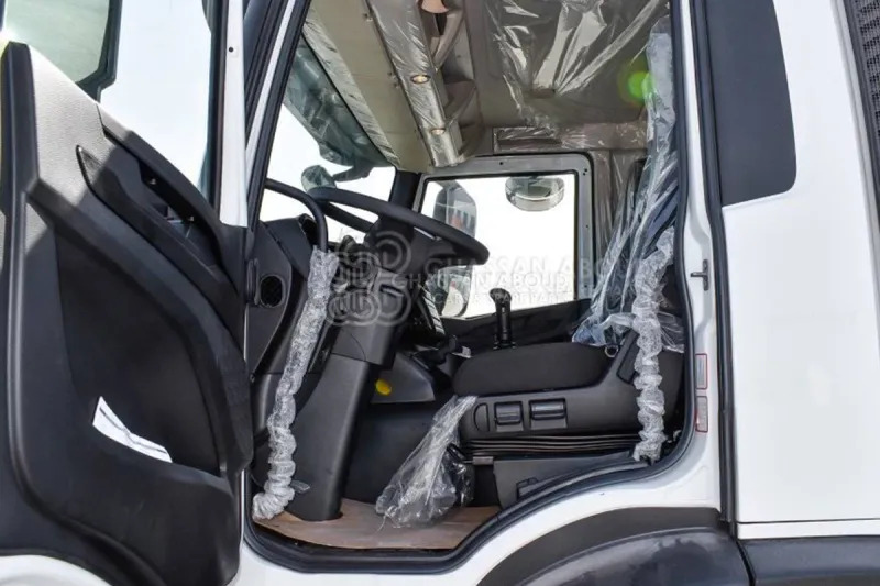 Iveco T-WAY AD380T47H 6x4 R24 Tyres Chassis - Barcelona Stock - Châssis cabine: photos 4 Iveco T-WAY AD380T47H 6x4 R24 Tyres Chassis - Barcelona Stock - Châssis cabine: photos 4