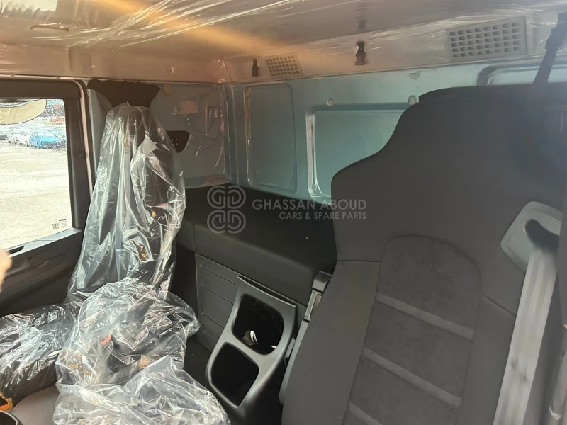 Iveco T-WAY AT380T43H 6x4 R20 Tyres Chassis - Barcelona Stock - Châssis cabine: photos 3 Iveco T-WAY AT380T43H 6x4 R20 Tyres Chassis - Barcelona Stock - Châssis cabine: photos 3