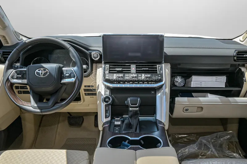 Toyota Land Cruiser 300 - SUV: photos 5 Toyota Land Cruiser 300 - SUV: photos 5