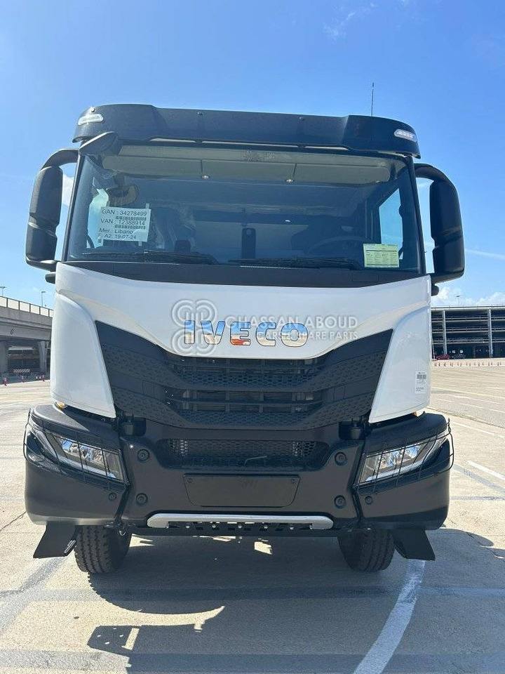 IVECO T-WAY Tractor 6×4 AT720T47TH GVW 26-38 Ton HP 470 R20Tyre MY25 - Tracteur routier: photos 4 IVECO T-WAY Tractor 6×4 AT720T47TH GVW 26-38 Ton HP 470 R20Tyre MY25 - Tracteur routier: photos 4