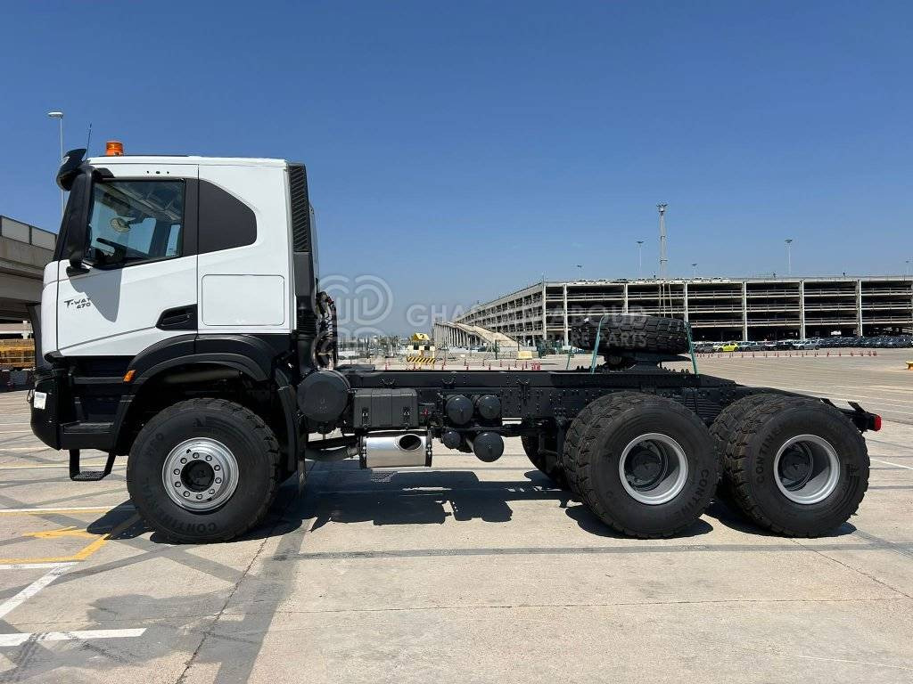 IVECO T-WAY Tractor 6×6 AT720T47WTH GVW 33 Ton HP 470 R20Tyre MY25 - Tracteur routier: photos 2 IVECO T-WAY Tractor 6×6 AT720T47WTH GVW 33 Ton HP 470 R20Tyre MY25 - Tracteur routier: photos 2