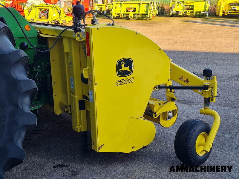 John Deere 630C pick-up - Accessoire aux ensileuses pour Machine agricole: photos 3 John Deere 630C pick-up - Accessoire aux ensileuses pour Machine agricole: photos 3