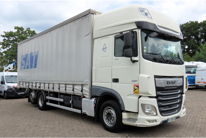 DAF XF 530 6x2 Frigo, lift roof, moving axel, P-cooling, etc - Camion à rideaux coulissants: photos 1 DAF XF 530 6x2 Frigo, lift roof, moving axel, P-cooling, etc - Camion à rideaux coulissants: photos 1