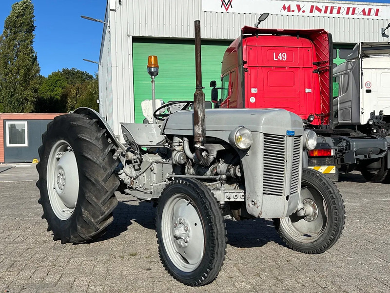Diversen FERGUSON tractor - Tracteur agricole: photos 2 Diversen FERGUSON tractor - Tracteur agricole: photos 2