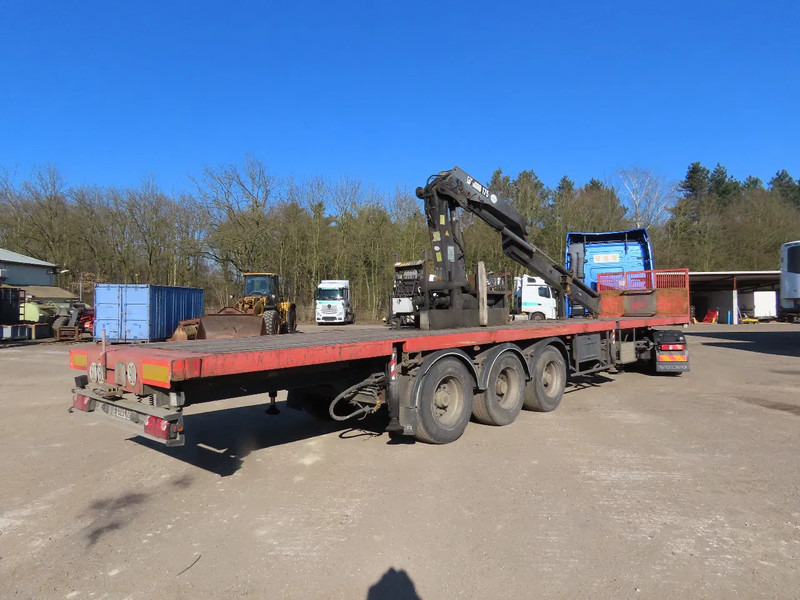 Kaiser HIAB 175, REMOTE control, retractable - Semi-remorque plateau: photos 1 Kaiser HIAB 175, REMOTE control, retractable - Semi-remorque plateau: photos 1