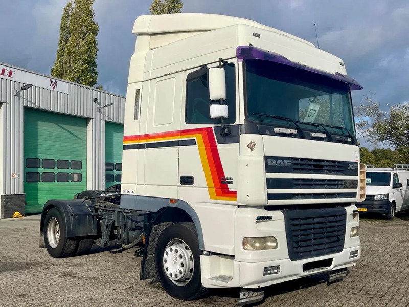 DAF 95.480 VERY CLEAN! EURO 4, PTO, HYDRAULIC, 2X FUEL TANK - Tracteur routier: photos 3 DAF 95.480 VERY CLEAN! EURO 4, PTO, HYDRAULIC, 2X FUEL TANK - Tracteur routier: photos 3