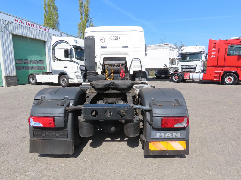 Tracteur routier MAN TGA 18.390 Manual: photos 6