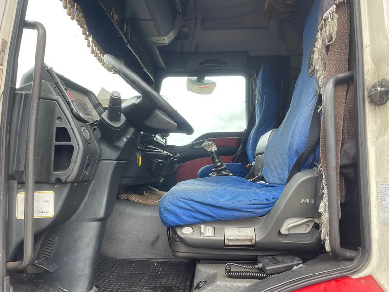 MAN TGA 18.410 EURO2 , Manual injection, FRIGO - Tracteur routier: photos 5 MAN TGA 18.410 EURO2 , Manual injection, FRIGO - Tracteur routier: photos 5