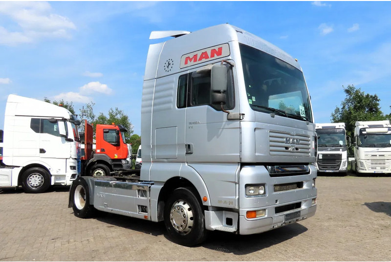 MAN TGA 18.460 Manual diesel pomp! ROYAL TRUCK! - Tracteur routier: photos 1 MAN TGA 18.460 Manual diesel pomp! ROYAL TRUCK! - Tracteur routier: photos 1