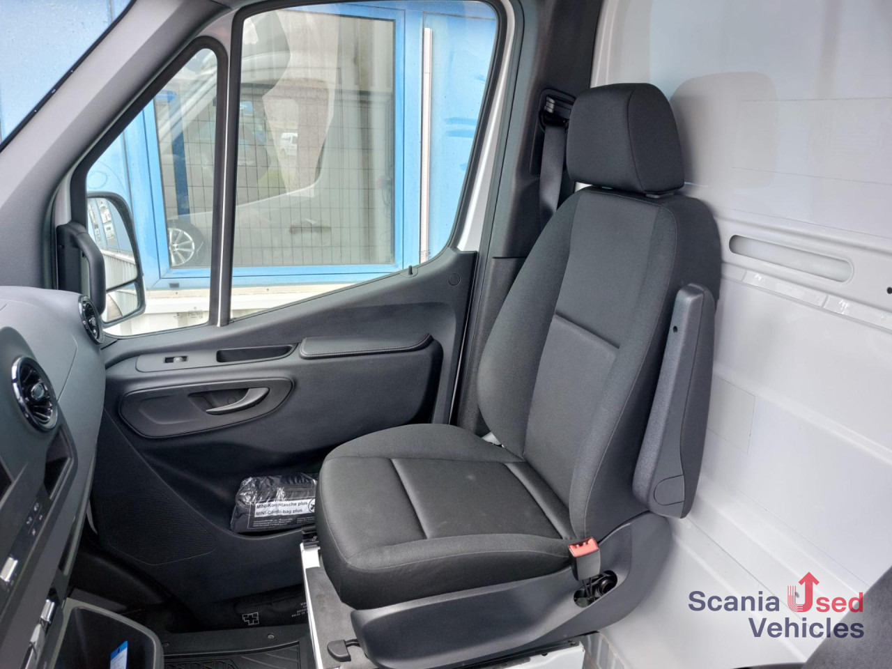 MERCEDES-BENZ Sprinter 316 CDI KOFFER Ladebordwand - Fourgon grand volume: photos 2 MERCEDES-BENZ Sprinter 316 CDI KOFFER Ladebordwand - Fourgon grand volume: photos 2