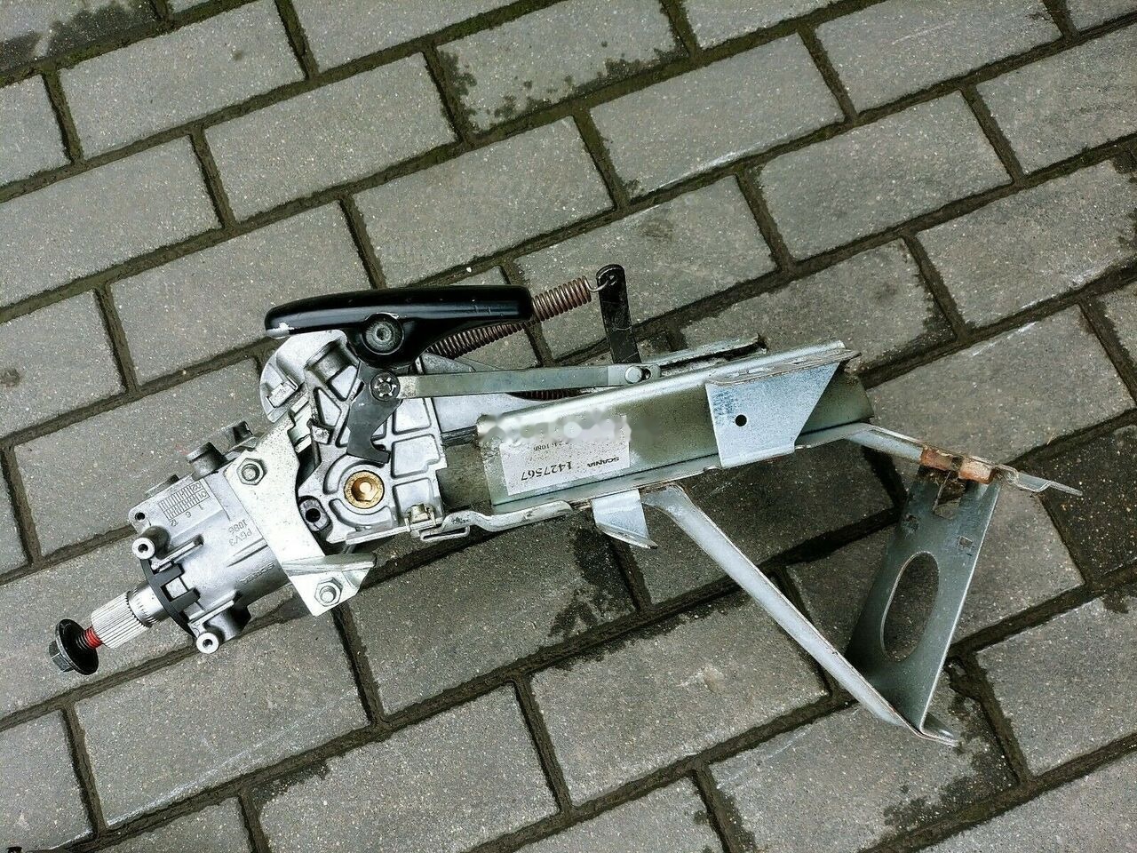 Scania 4 SERIES WITH IGNITION SWITCH 1427567 truck - Colonne de direction pour Camion: photos 1 Scania 4 SERIES WITH IGNITION SWITCH 1427567 truck - Colonne de direction pour Camion: photos 1