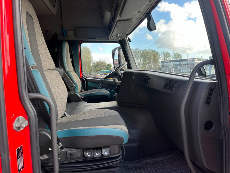 Tracteur routier Volvo FM 460 Globetrotter, Night-Airco, ADR (FL, AT), EURO-6, ALCOA, VEB, 4x available: photos 14 Tracteur routier Volvo FM 460 Globetrotter, Night-Airco, ADR (FL, AT), EURO-6, ALCOA, VEB, 4x available: photos 14