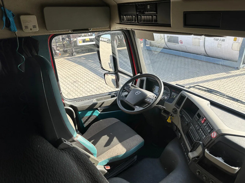 Tracteur routier Volvo FM 460 Globetrotter, Night-Airco, ADR (FL, AT), EURO-6, ALCOA, VEB, 4x available: photos 12 Tracteur routier Volvo FM 460 Globetrotter, Night-Airco, ADR (FL, AT), EURO-6, ALCOA, VEB, 4x available: photos 12