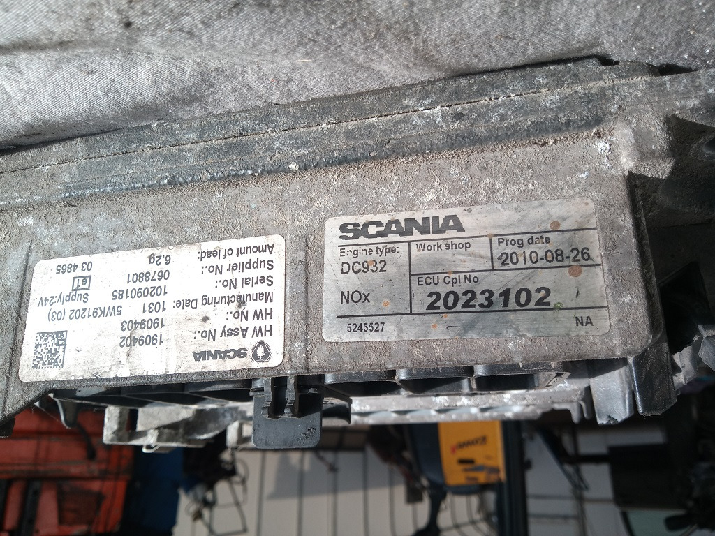 EDC Scania G320 DC932 2023102 2023102 - Bloc de gestion pour Camion: photos 1 EDC Scania G320 DC932 2023102 2023102 - Bloc de gestion pour Camion: photos 1