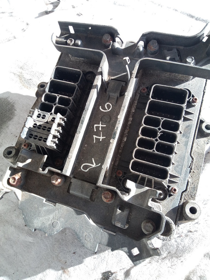 EDC Scania R420 DC1108 1776435 - Bloc de gestion pour Camion: photos 2 EDC Scania R420 DC1108 1776435 - Bloc de gestion pour Camion: photos 2