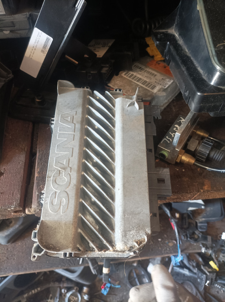 Scania Scania - Bloc de gestion: photos 3 Scania Scania - Bloc de gestion: photos 3