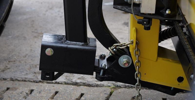 Moissoneuse neuf Honey Bee ST 15 - BANDSCHWADMÄHWERK: photos 17 Moissoneuse neuf Honey Bee ST 15 - BANDSCHWADMÄHWERK: photos 17