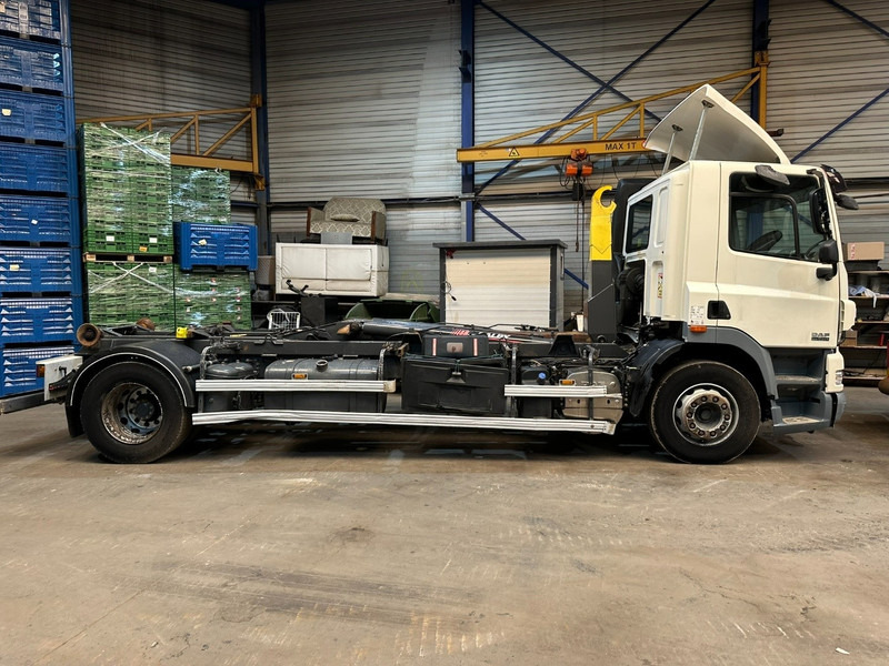 DAF CF 85.410 19T - 4x2 HOOKLIFT DALBY 16T - 5350mm - MANUAL ZF - TUV 09/2025 - EURO 5 - A/C - Camion ampliroll: photos 4 DAF CF 85.410 19T - 4x2 HOOKLIFT DALBY 16T - 5350mm - MANUAL ZF - TUV 09/2025 - EURO 5 - A/C - Camion ampliroll: photos 4