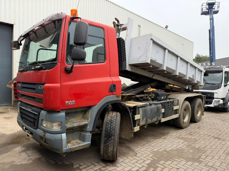 DAF CF 85.410 6x4 HOOKLIFT HIAB MULTILIFT - MANUAL ZF - EURO 4 - STEEL SPRING / BLATT / LAMES - BIG AXLES / HUB REDUCTION - BE TRUCK - Camion ampliroll: photos 3 DAF CF 85.410 6x4 HOOKLIFT HIAB MULTILIFT - MANUAL ZF - EURO 4 - STEEL SPRING / BLATT / LAMES - BIG AXLES / HUB REDUCTION - BE TRUCK - Camion ampliroll: photos 3