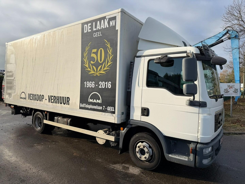 MAN TGL 8.180 4x2 BL COSED BOX / BAKWAGEN / CAISSE FERMEE - *184.000km* - 3 SEATER - EURO 5 - AIR SUSPENSION - BOX 6m00 x 2m49 x 2m38 - BE TRUCK - Camion fourgon: photos 1 MAN TGL 8.180 4x2 BL COSED BOX / BAKWAGEN / CAISSE FERMEE - *184.000km* - 3 SEATER - EURO 5 - AIR SUSPENSION - BOX 6m00 x 2m49 x 2m38 - BE TRUCK - Camion fourgon: photos 1