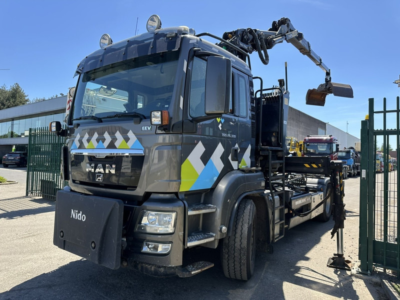 MAN TGS 26.320 6X2-4 BL EEV + CRANE EPSILON Q170Z95TR + GRABBER - LIFT/STEERING AXLE - *266.000km* - NL TRUCK - Camion ampliroll, Camion grue: photos 4 MAN TGS 26.320 6X2-4 BL EEV + CRANE EPSILON Q170Z95TR + GRABBER - LIFT/STEERING AXLE - *266.000km* - NL TRUCK - Camion ampliroll, Camion grue: photos 4