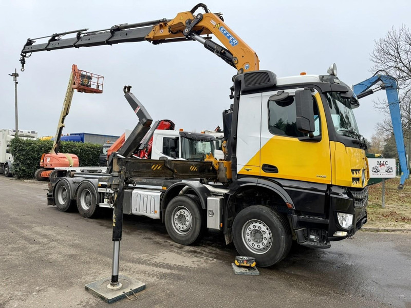 Mercedes-Benz AROCS 4143 8X4 WAF HOOKLIFT + CRANE EFFER 395 4S + ROTATOR + RADIO - 5/6 F - BE TRUCK - VERY NICE CONDITION - Camion ampliroll, Camion grue: photos 1 Mercedes-Benz AROCS 4143 8X4 WAF HOOKLIFT + CRANE EFFER 395 4S + ROTATOR + RADIO - 5/6 F - BE TRUCK - VERY NICE CONDITION - Camion ampliroll, Camion grue: photos 1