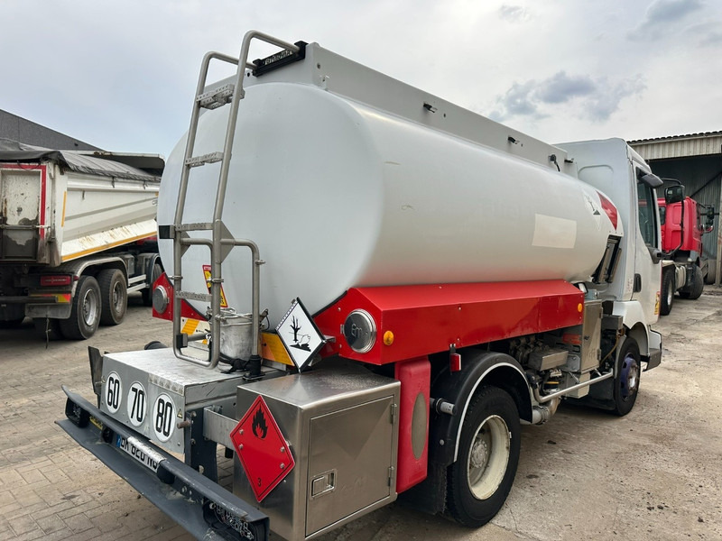 Renault MIDLUM 150 FUEL TANKER / CITERNE MAZOUT - 6500L - 3 COMPARTIMENTS - *ENGINE PROBLEM* - Camion citerne: photos 3 Renault MIDLUM 150 FUEL TANKER / CITERNE MAZOUT - 6500L - 3 COMPARTIMENTS - *ENGINE PROBLEM* - Camion citerne: photos 3