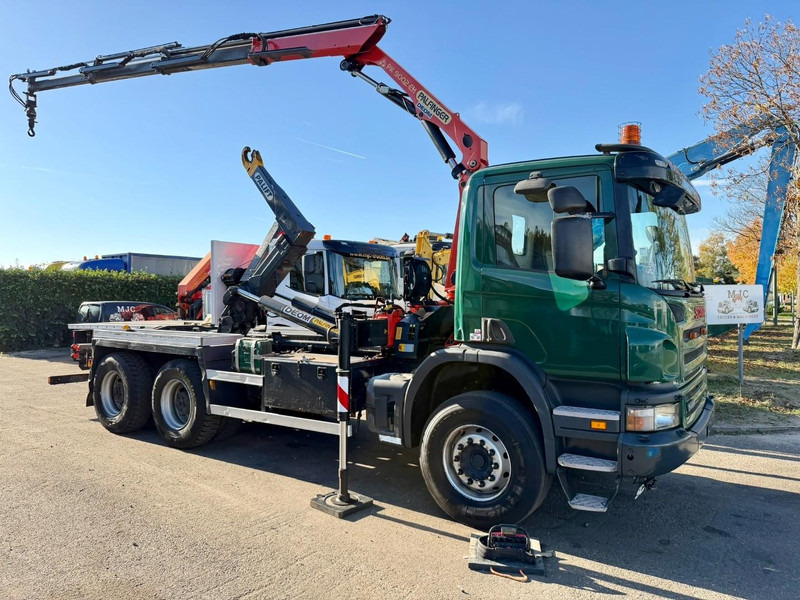 Scania P400 6x4 HOOKLIFT + CRANE PALFINGER PK9001 EH - RETARDER - 5/6F + ROTATOR + RADIO - WB 3m90 - EURO 5 - HUB REDUCTION / SPRING - BE TRUCK - Camion ampliroll, Camion grue: photos 1 Scania P400 6x4 HOOKLIFT + CRANE PALFINGER PK9001 EH - RETARDER - 5/6F + ROTATOR + RADIO - WB 3m90 - EURO 5 - HUB REDUCTION / SPRING - BE TRUCK - Camion ampliroll, Camion grue: photos 1