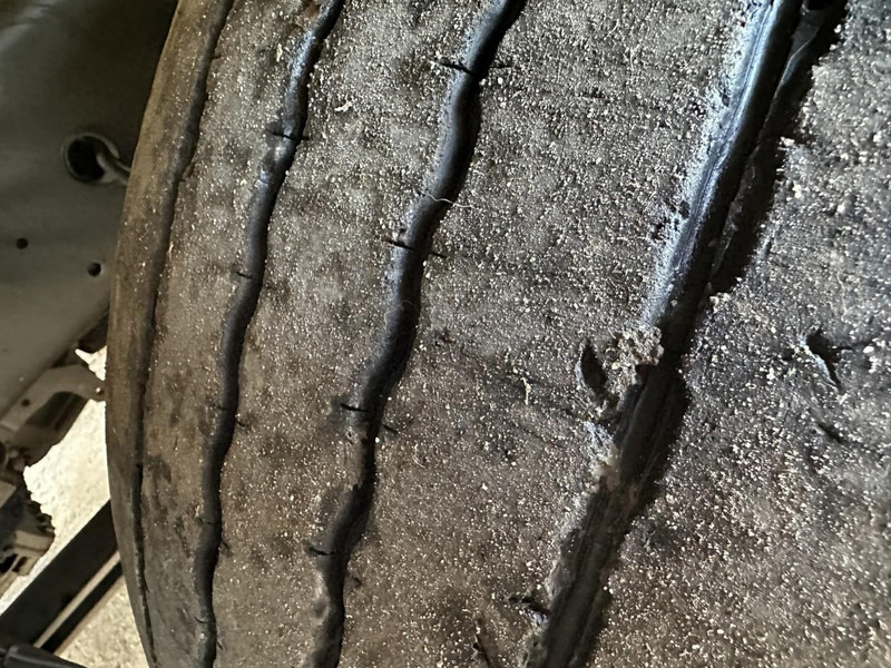 Tracteur routier Renault PREMIUM 460 DXI + RETARDER - 642.000km - SPOILERS - 2 DIESELTANKS - A/C - GOOD CONDITION: photos 18