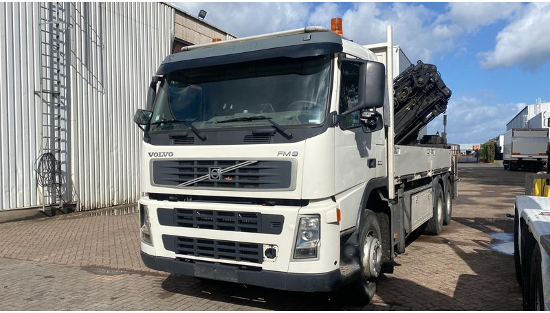 Volvo FM 300 6x4 + (25.8m!) CRANE HIAB 245 E-5 + JIB 65 X-3 + 2 ME - *228.000km* - MANUAL - A/C - EURO 3 - BELGIAN TRUCK - Camion grue: photos 2 Volvo FM 300 6x4 + (25.8m!) CRANE HIAB 245 E-5 + JIB 65 X-3 + 2 ME - *228.000km* - MANUAL - A/C - EURO 3 - BELGIAN TRUCK - Camion grue: photos 2
