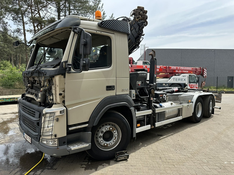 Volvo FM 370 6x2 HOOKLIFT 21T + CRANE HIAB 144 E-4 HIDUO - ENGINE / GEARBOX OK - CHASSIS OK - RUNNING + DRIVING - BE TRUCK - Camion ampliroll, Camion grue: photos 4 Volvo FM 370 6x2 HOOKLIFT 21T + CRANE HIAB 144 E-4 HIDUO - ENGINE / GEARBOX OK - CHASSIS OK - RUNNING + DRIVING - BE TRUCK - Camion ampliroll, Camion grue: photos 4