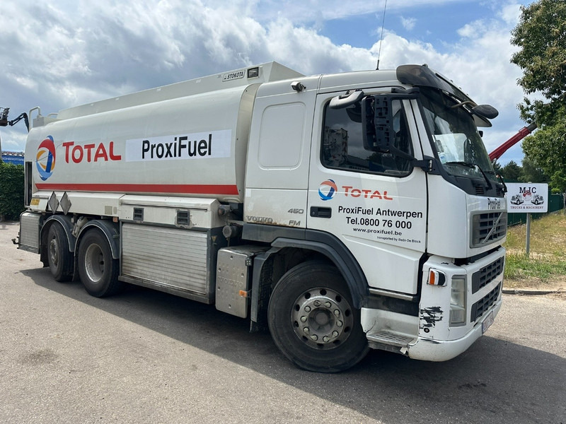 Volvo FM 450 6x2 19.000L - 5 COMP. FUEL TANKER / CITERNE - LIFT + STEERING AXLE - EURO 5 - - Camion citerne: photos 1 Volvo FM 450 6x2 19.000L - 5 COMP. FUEL TANKER / CITERNE - LIFT + STEERING AXLE - EURO 5 - - Camion citerne: photos 1