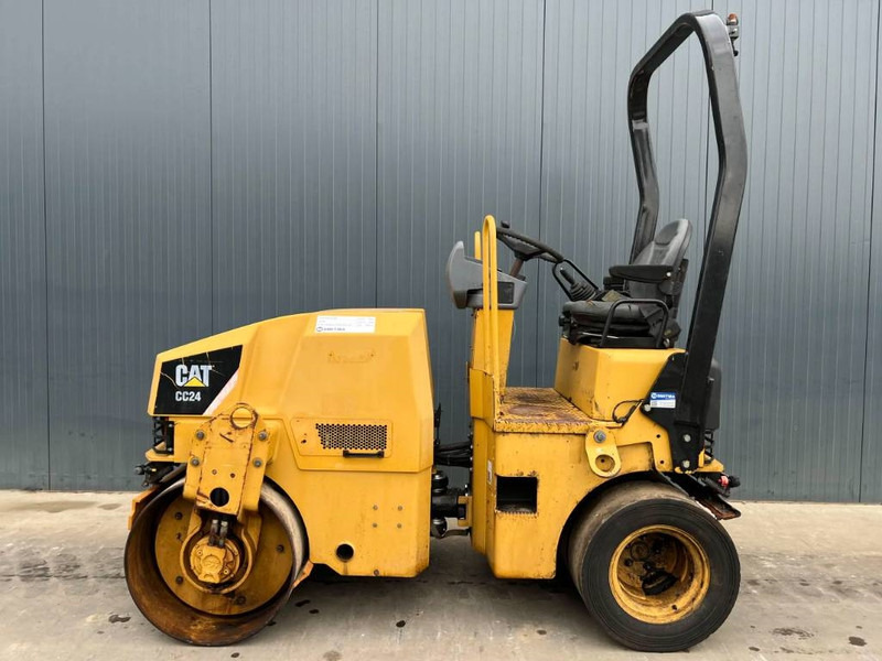 Cat CC24 - Compacteur mixte: photos 5 Cat CC24 - Compacteur mixte: photos 5