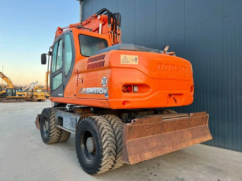 Doosan DX170W - Pelle sur pneus: photos 5 Doosan DX170W - Pelle sur pneus: photos 5