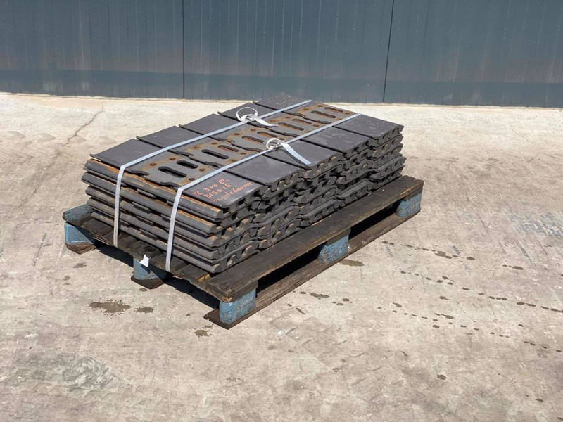 Frame/ Châssis pour Engins de chantier neuf JCB JS240 / JS260 / JS300 Shoes/Pads: photos 1