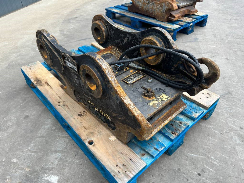 KLEPP MEK KM70 - S70- 323D - Attache rapide pour Engins de chantier: photos 3 KLEPP MEK KM70 - S70- 323D - Attache rapide pour Engins de chantier: photos 3