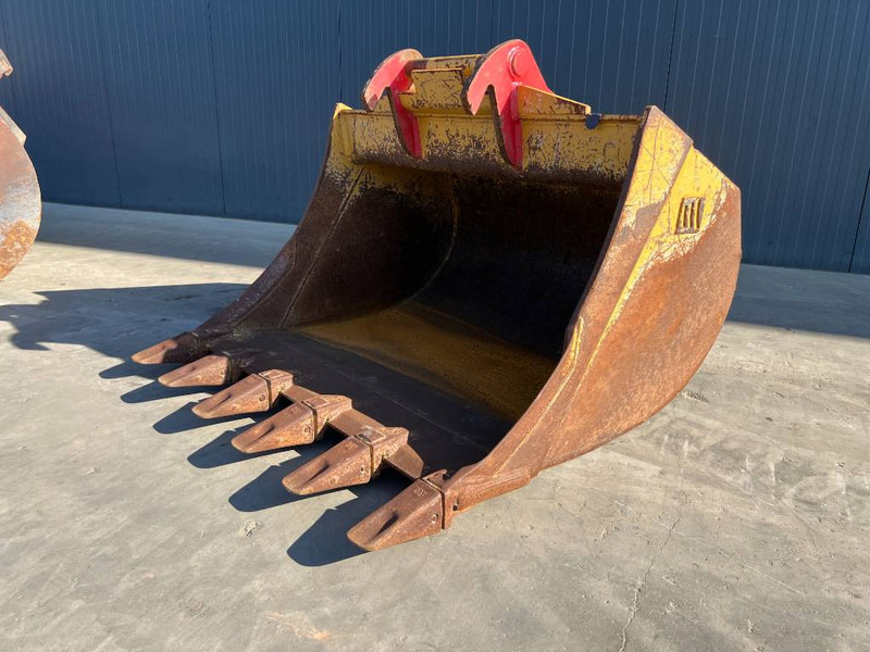 OilQuick OQ65 - Godet pour Engins de chantier: photos 1 OilQuick OQ65 - Godet pour Engins de chantier: photos 1