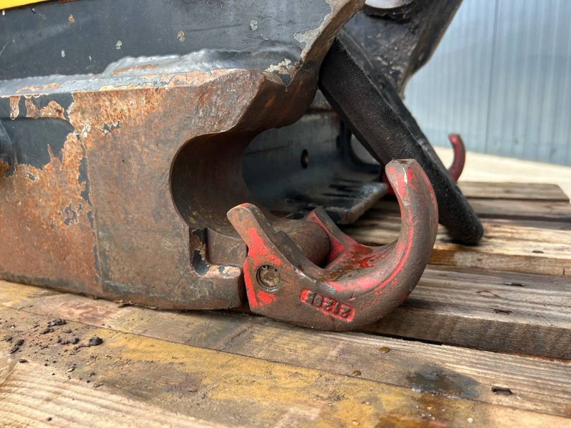 Attache rapide pour Engins de chantier OilQuick OQ70/55 - 320E / 325F: photos 13